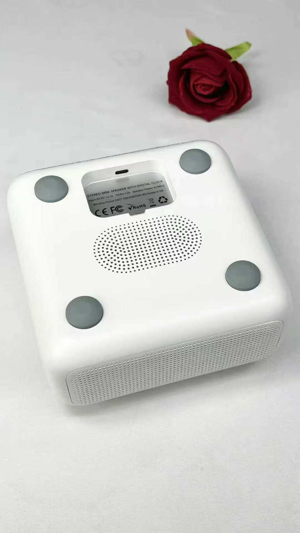 Stereo Mini Speaker with Digital Clock