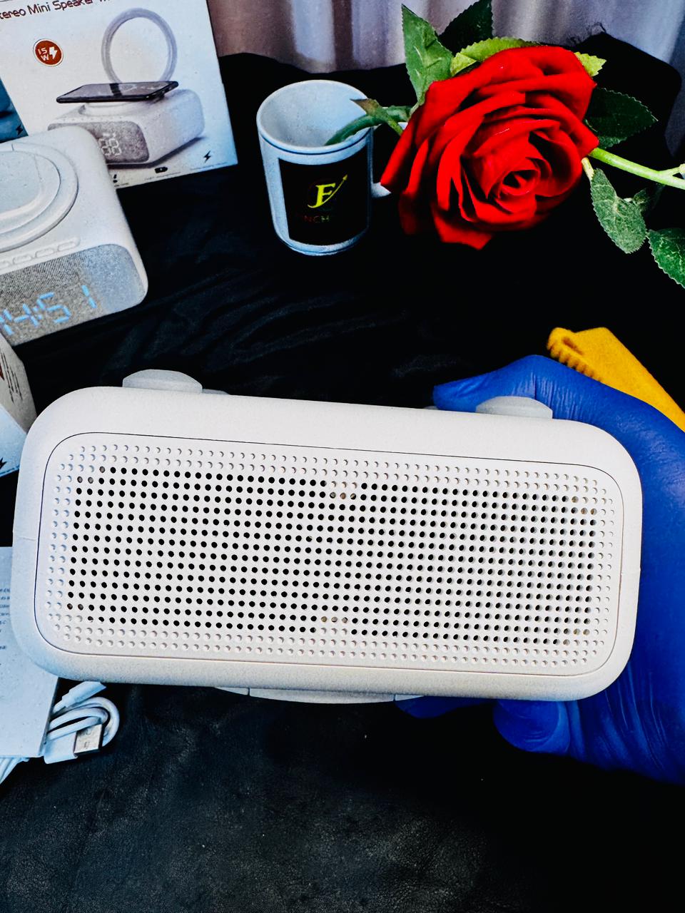 Stereo Mini Speaker with Digital Clock